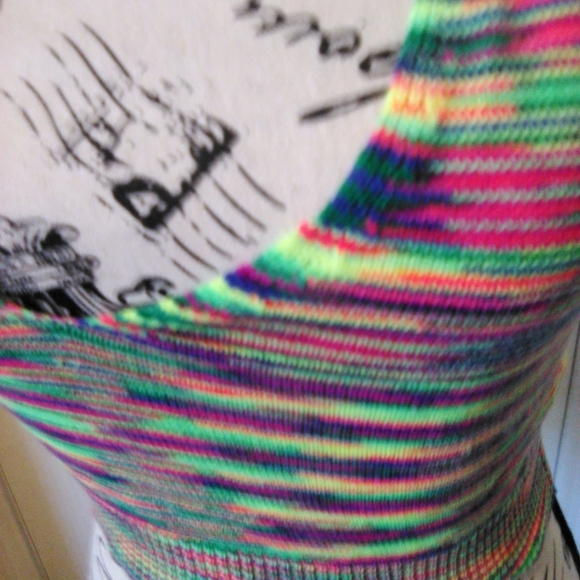 NEW Knit crop halter - Picture 2 of 4